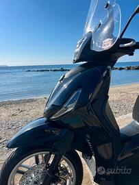 Piaggio Beverly 300 - 2024