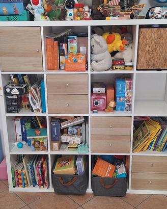 Ikea Kallax 4×4 con 4 accessorie 