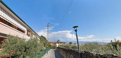 Grazioso bilocale arredato con giardino