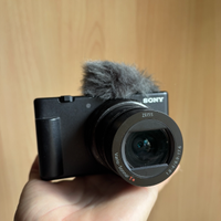 Sony ZV - II + Flash + 2 Batterie ricaricabili