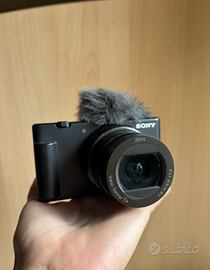 Sony ZV - II + Flash + 2 Batterie ricaricabili