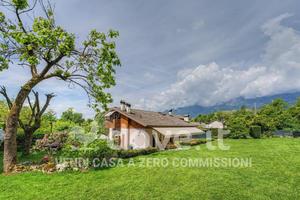 Casa indipendente di 220 m² con più di 5 locali e 