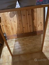 Specchio con cornice in legno