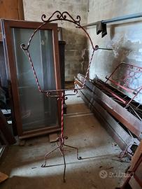 Portagabbia in ferro battuto per uccellini