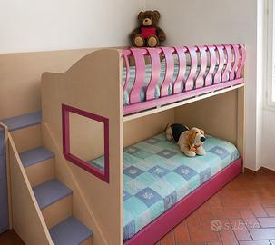 Intera stanza com letto armadio e scrivania