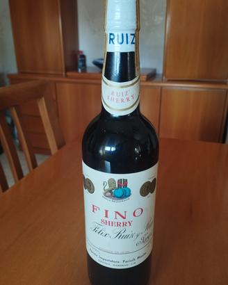 bottiglia di vino vintage 