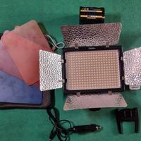 Faretto LED Video Foto YN300 + Batteria e access