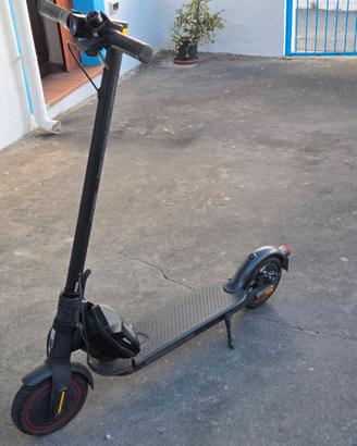 Monopattino ELETTRICO Xiaomi mi scooter pro 2
