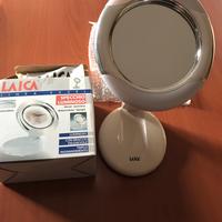 Specchio ingranditore con luce