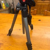cavalletto per fotografia Manfrotto