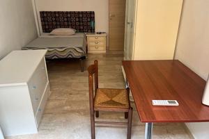 Camera con letto piazza e 1/2 in via is mirrionis