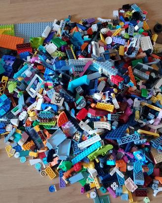 Lotto Lego 10 kg sfuso+pianali+veicoli+minifigures