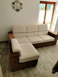 divano 3 piazze più pouf