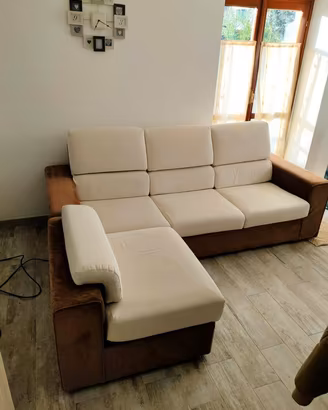 divano 3 piazze più pouf