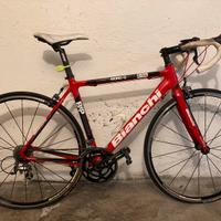 Bici da corsa Bianchi in carbonio