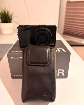 Ricoh gr iv
