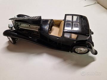 Automobile in scala Bugatti Royale 1930 Type 41