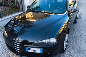 Alfa Romeo 147 1.9 JTD 5p Distinctive (2005) - Rev