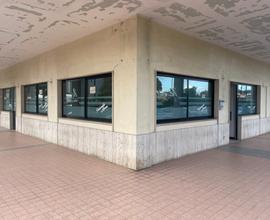 Locale commerciale in a Latina
