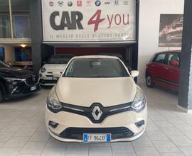 Renault Clio 1.2 75CV 5 porte NEOPATENTATI