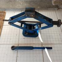 Cric epoca fiat 124 spide + cric  a colonna