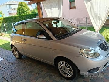 lancia Ypsilon eco chic...GPL.