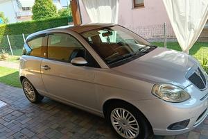 lancia Ypsilon eco chic...GPL.