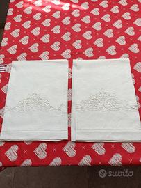 Asciugamani lino con ricamo a intaglio