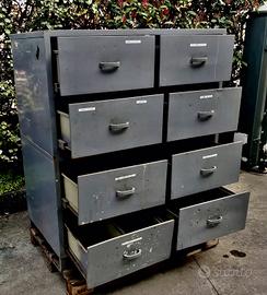 Cassettiera in ferro