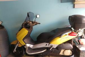 Scooter xmax 250