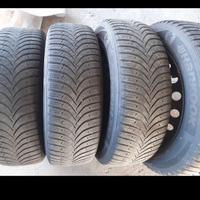 Pneumatici invernali con cerchi