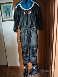 tuta dividibile mtech e stivali alpinestrar