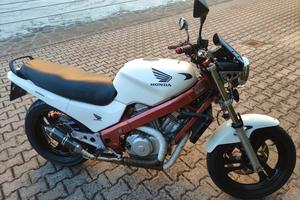Honda NTV Cafè Race 650