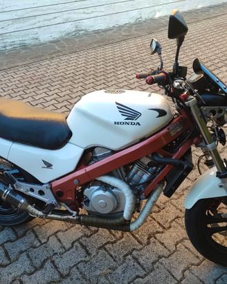 Honda NTV Cafè Race 650