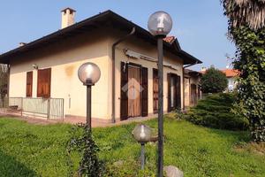 VILLA SINGOLA A LONATE POZZOLO