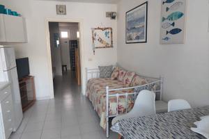 Bilocale con posto auto 20 metri dal mare