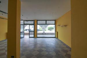 NEGOZIO A CASTREZZATO