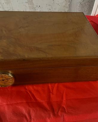 Humidor radica noce con igrometro