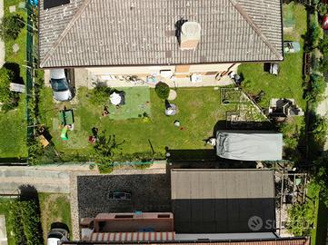 Appartamento in bifamiliare con garage e giardino