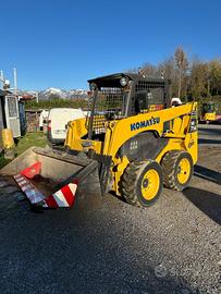 KOMATSU SK 714 anno 2004 ore 767 targata