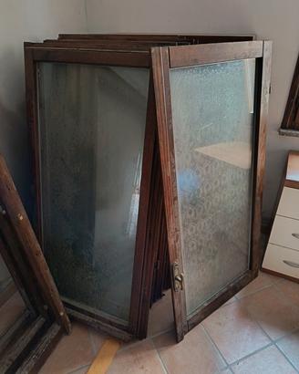 finestra in legno