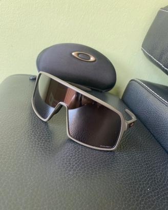 Occhiali Oakley sutro