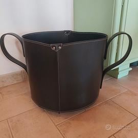 cesto portalegna, porta riviste nero con ruote 