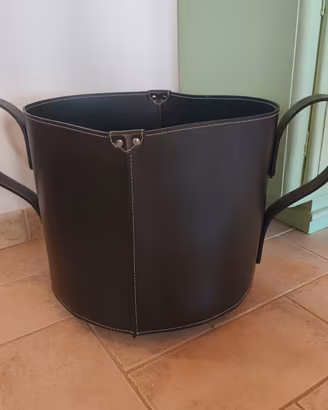 cesto portalegna, porta riviste nero con ruote 