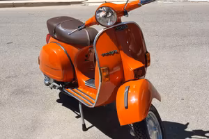 VESPA P200E
