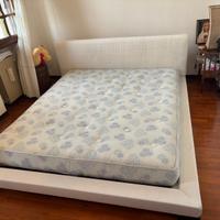 Letto king size imbottito