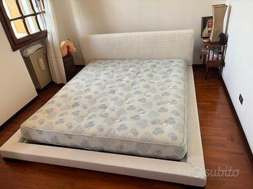 Letto king size imbottito