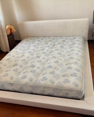 Letto king size imbottito