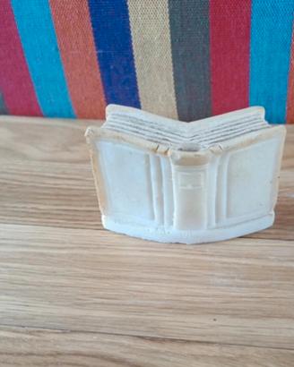 N°11 cornice a forma di libro 