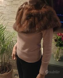 Coprispalle in visone con bottone in madreperla 